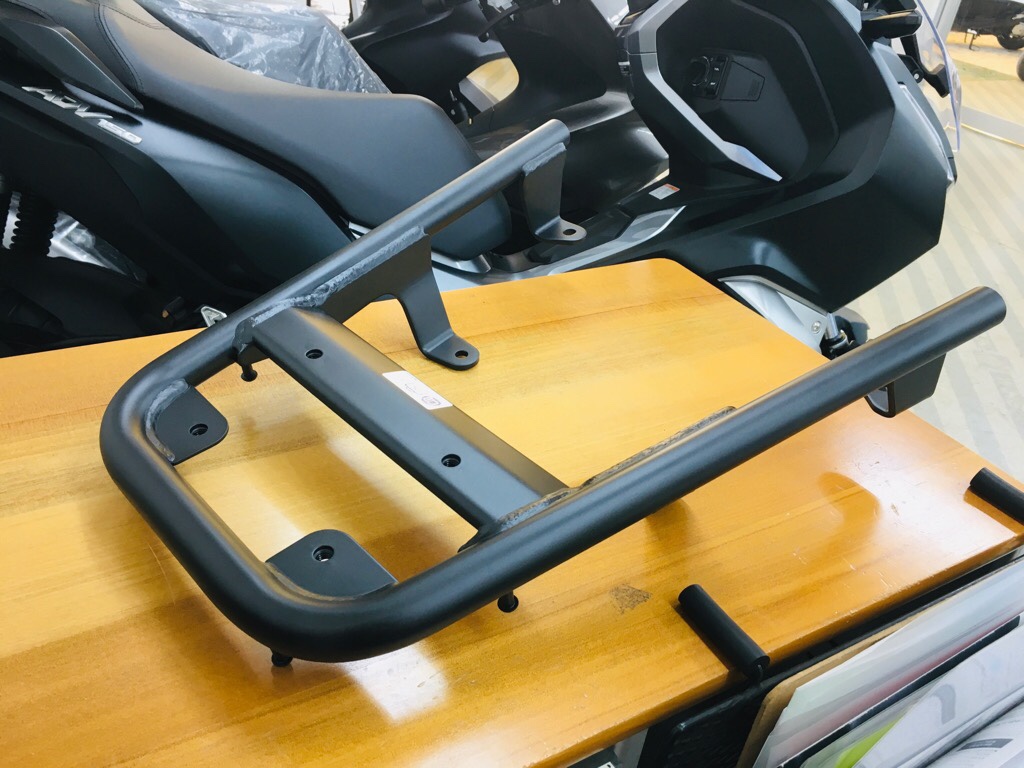 ADV150純正リヤキャリア　新品 img_0559.jpg
